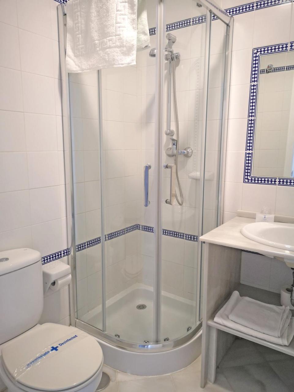 Hostal Bodega كونيل ذي لا فرونتيرا المظهر الخارجي الصورة